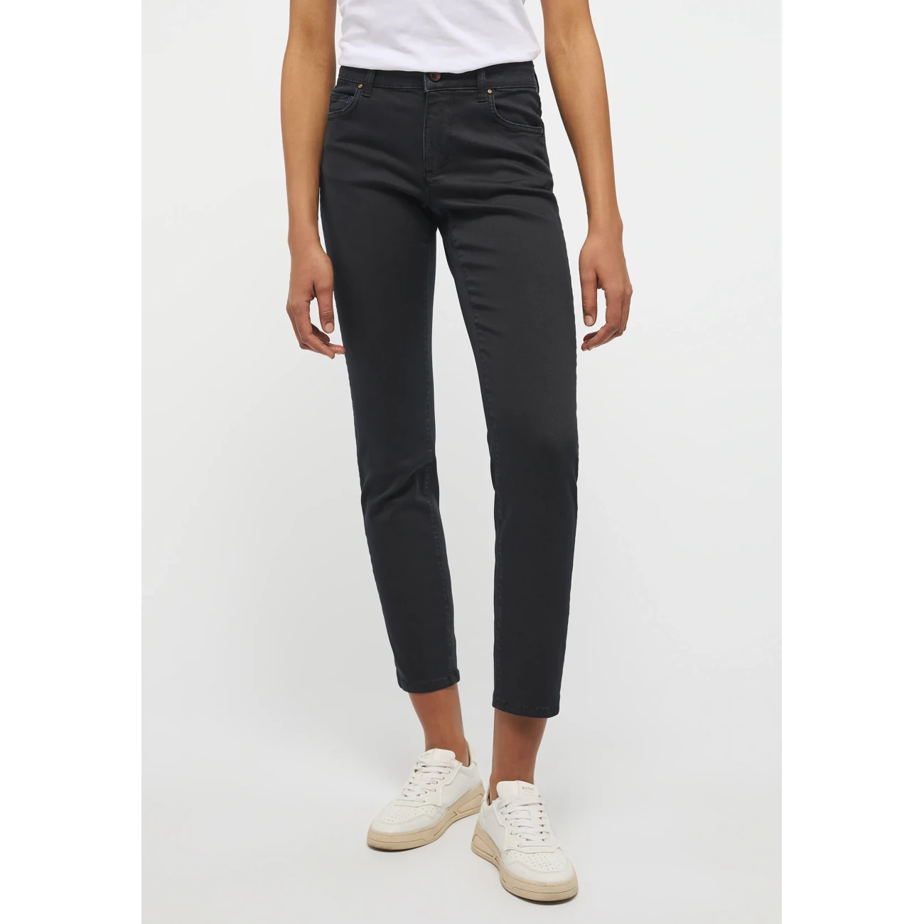1013588-4000-940 Mustang Crosby Relaxed Slim
