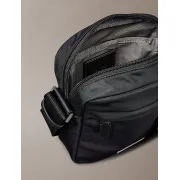 LV04D3180GUB1 Calvin Klein oldaltáska